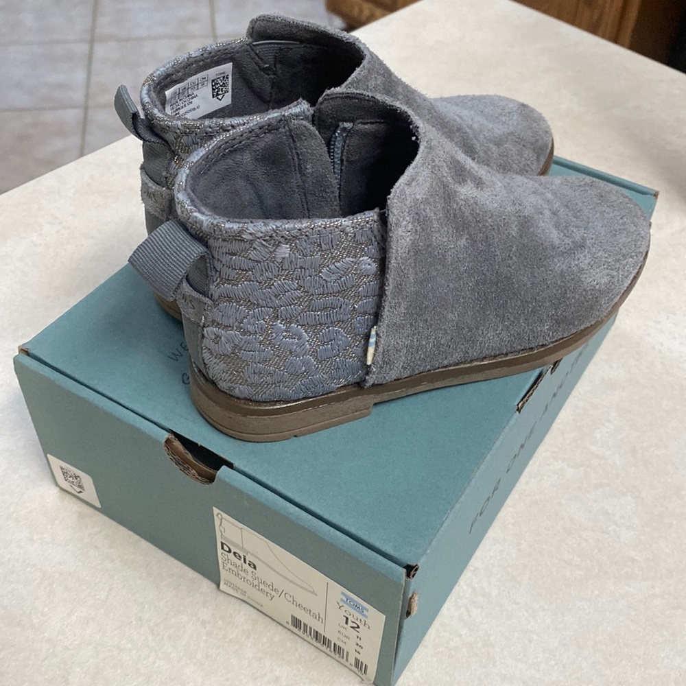 Girls size 12 Toms Deia Booties